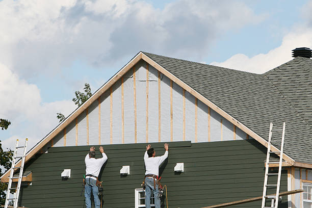 Professional Siding Contractor technician working in Commercial Point, OH